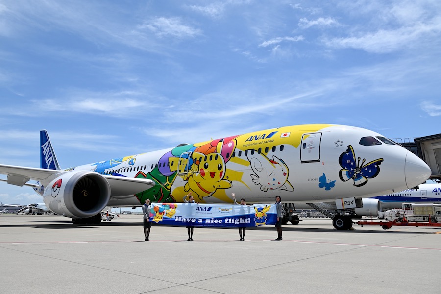 ANA、7年ぶりポケモン塗装機「ピカチュウジェット」就航 羽田にファン